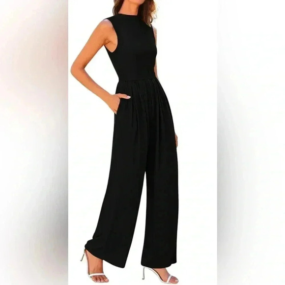 Black Sleeveless Jumpsuit with Wide legs, pockets, zipper on back, size Small - Picture 1 of 4